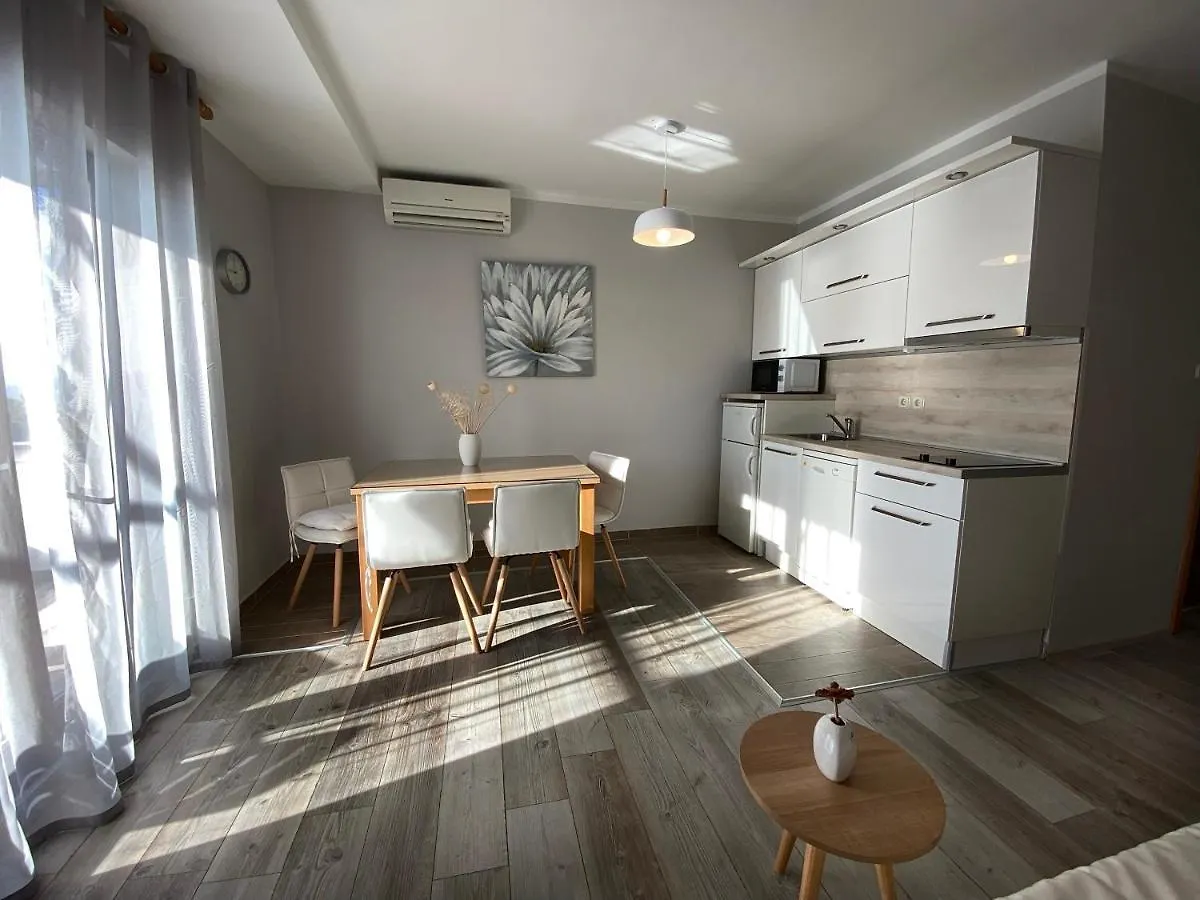 Apartment House Meri Supetarska Draga Croatia